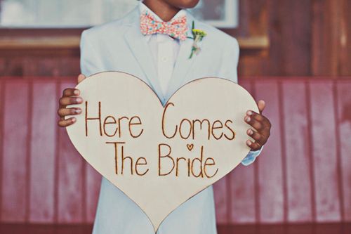 Idea para bodas: cartel "here come the bride" Idea para bodas: cartel "here come the bride"