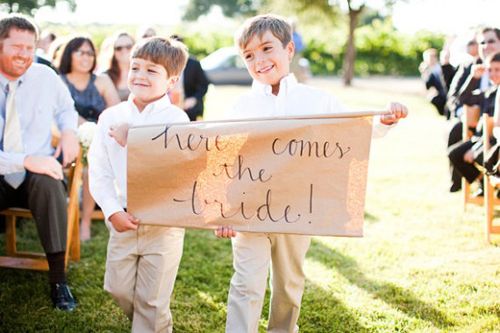 Idea para bodas: cartel "here come the bride" Idea para bodas: cartel "here come the bride"