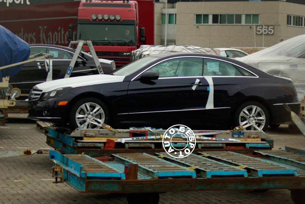 2010-Mercedes-Benz-E-Class-Coupe-2.jpg