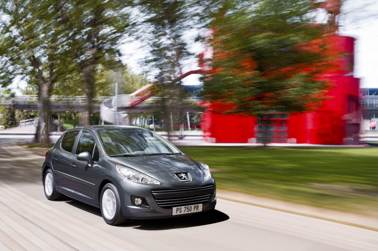 2010-Peugeot-207-5d-12.jpg