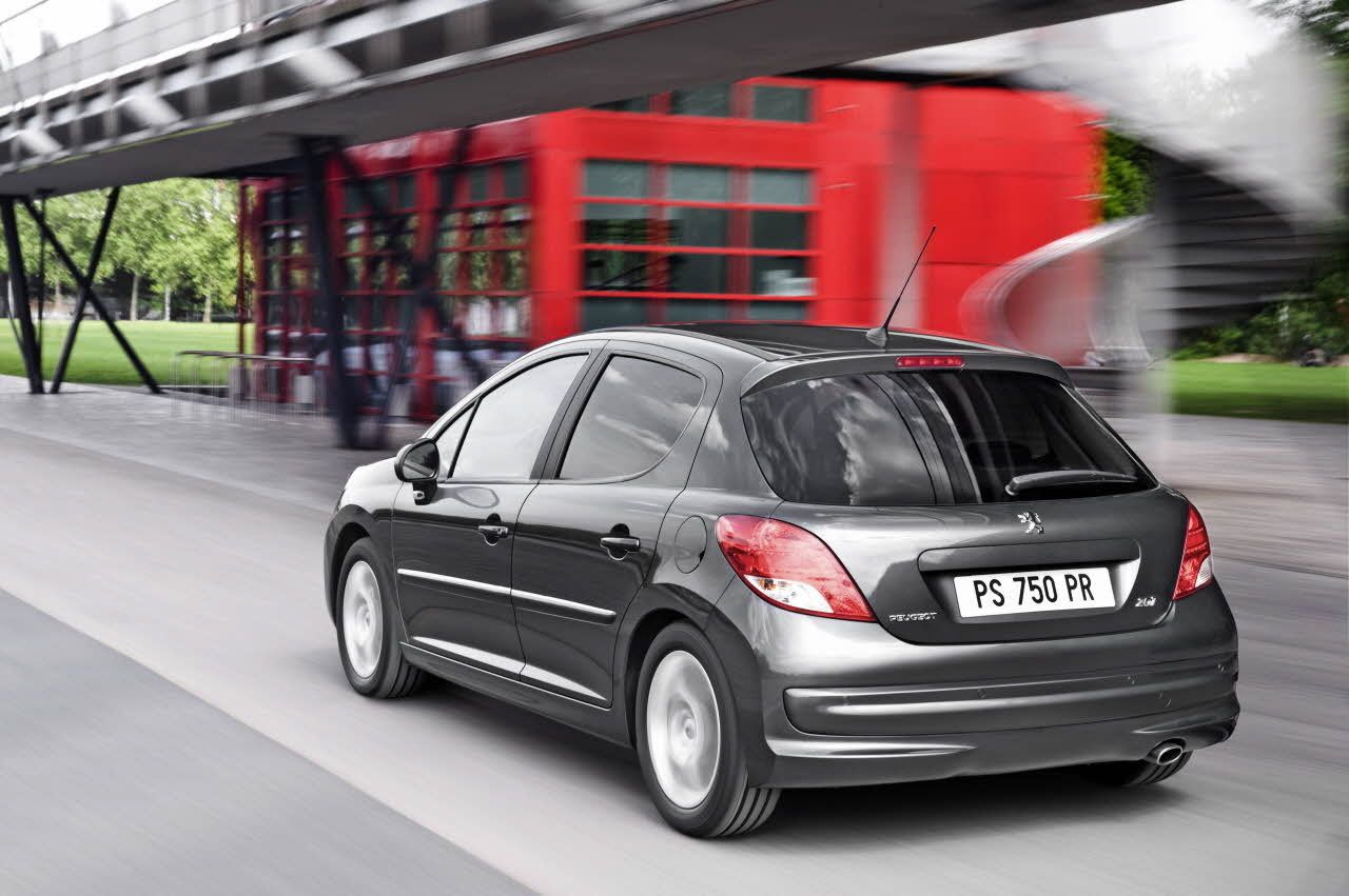 2010-Peugeot-207-5d-13.jpg