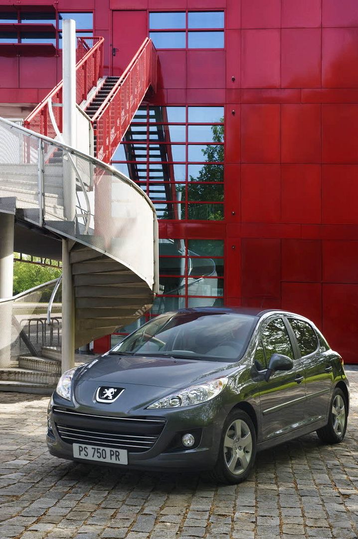 2010-Peugeot-207-5d-34.jpg