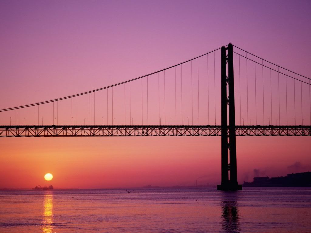 Ponte25deAbrilLisbonPortugal.jpg
