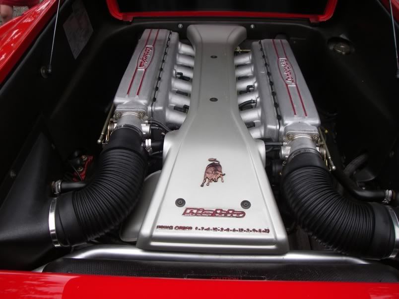 Lamborghini_Diablo_Engine_Bay.jpg