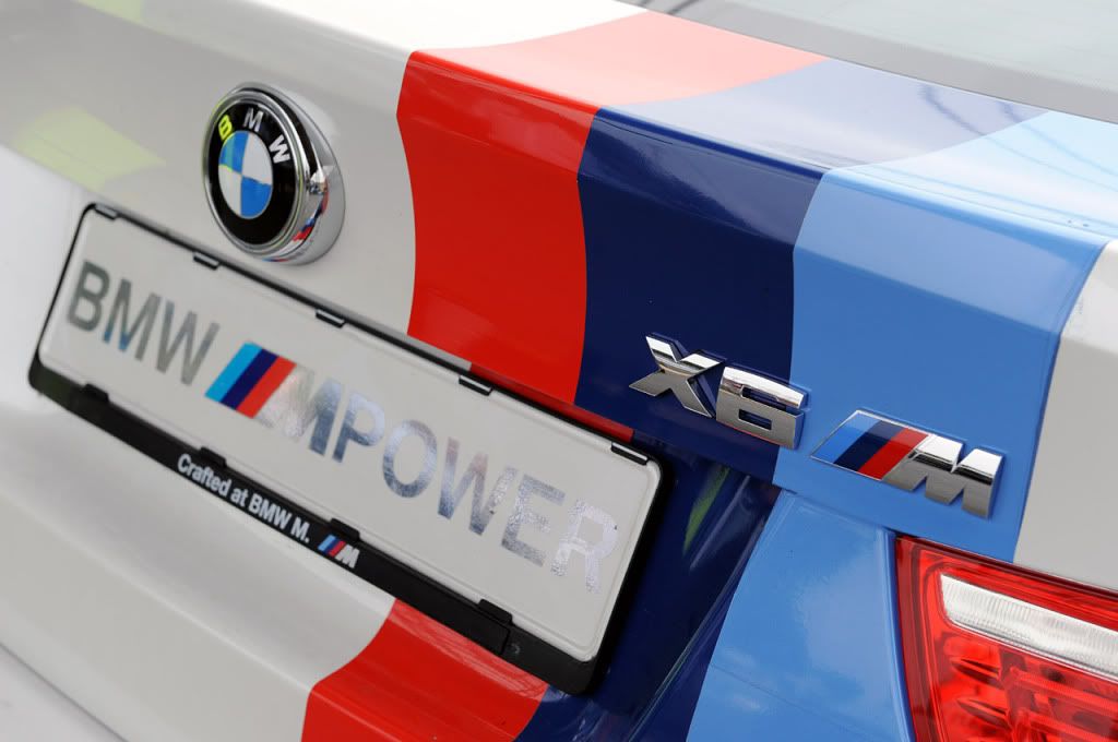 bmwx6mpacecar_12.jpg
