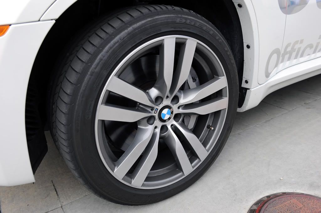 bmwx6mpacecar_15.jpg