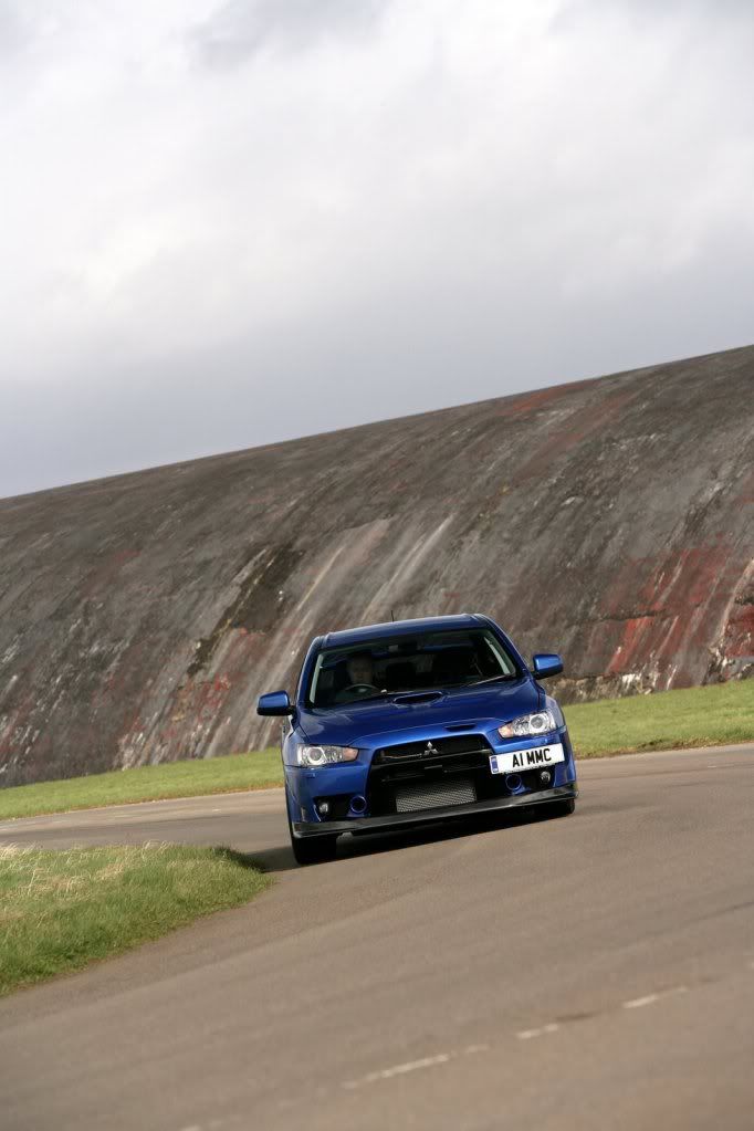 Mitsubishi-Lancer-EVO-X-FQ-400-57.jpg