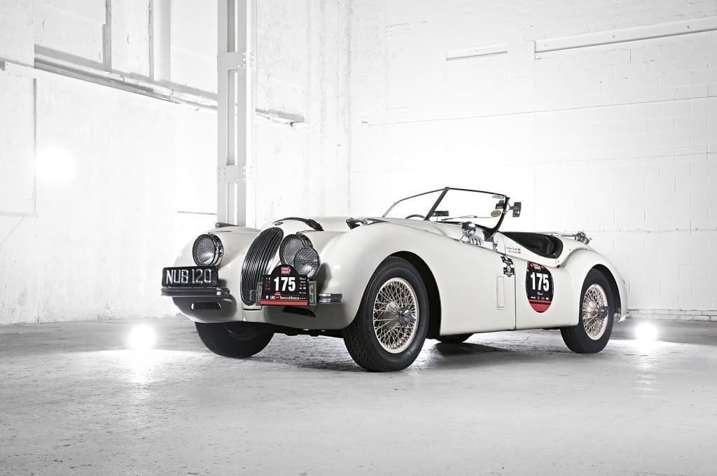 Jaguar-Carscoop-23.jpg