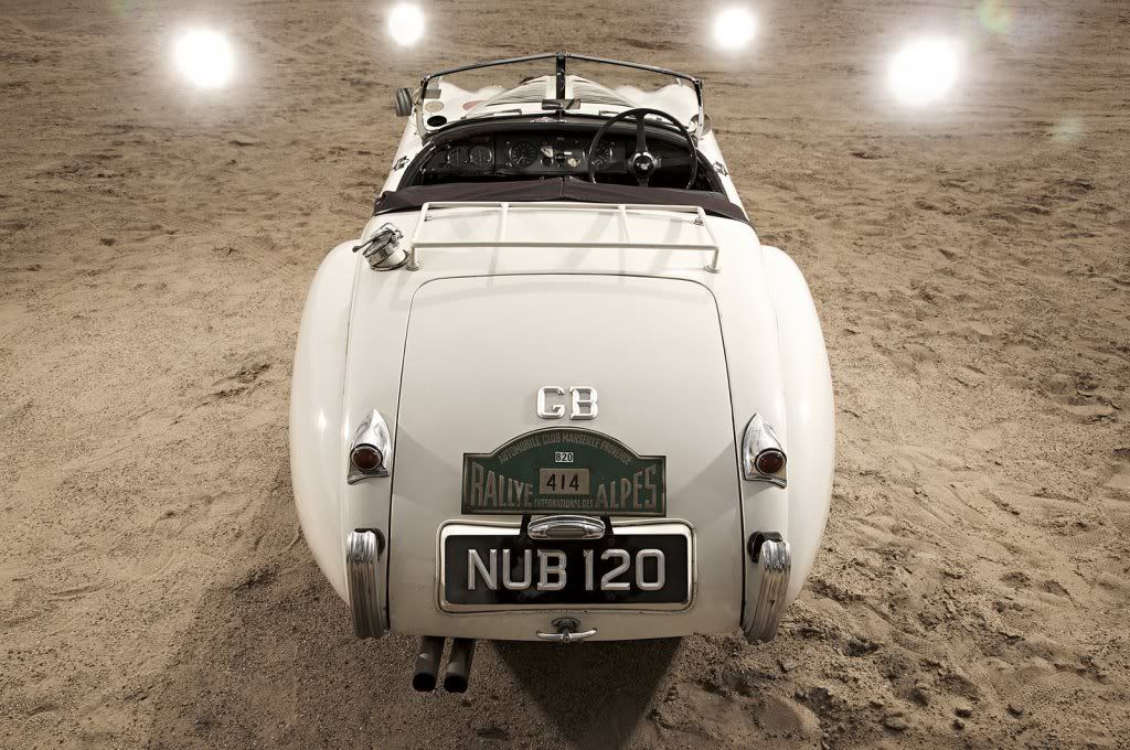 Jaguar-Carscoop-24.jpg
