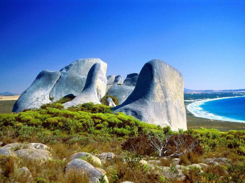 ErodedGraniteCheynesBeachAustralia.jpg
