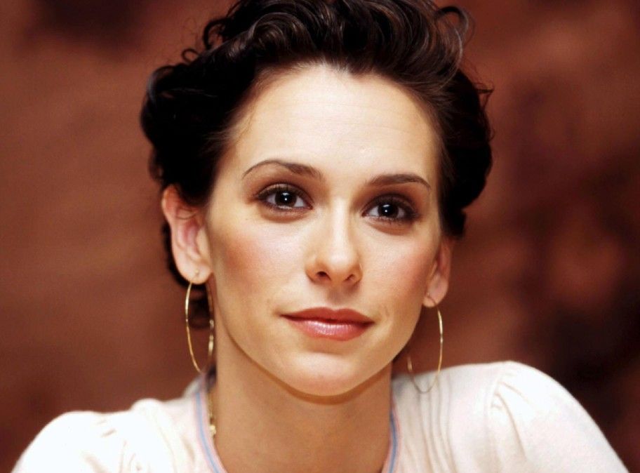 Female-JenniferLoveHewitt-Mature01.jpg
