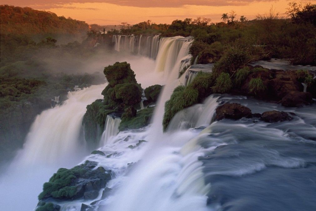 Nature-ExtensiveWaterfalls01.jpg