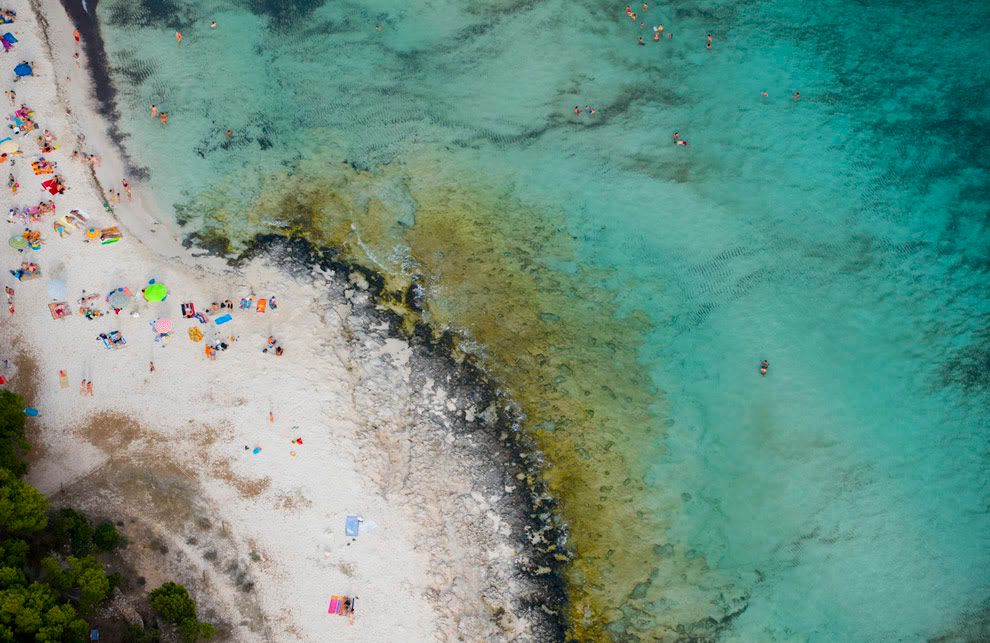 Son_Saura_Beach_on_the_Spanish.jpg