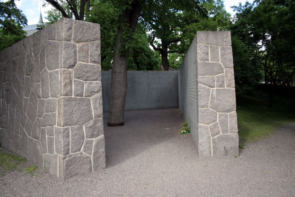 MS_Estonia_Memorial_Galarkyrkogarde.jpg