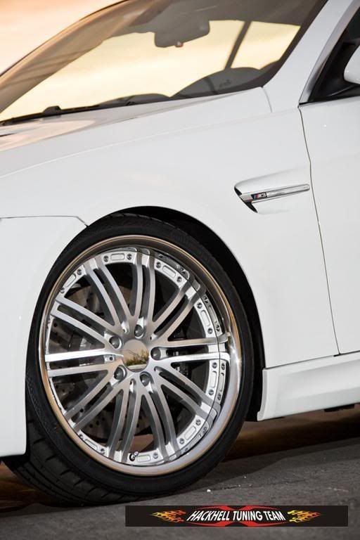 20x9and20x105VossenVVS082SilverM-1.jpg
