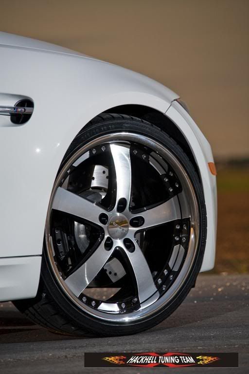 20x9and20x105VossenVVS082SilverM-3.jpg