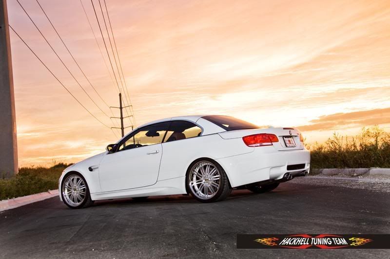 20x9and20x105VossenVVS082SilverMach.jpg