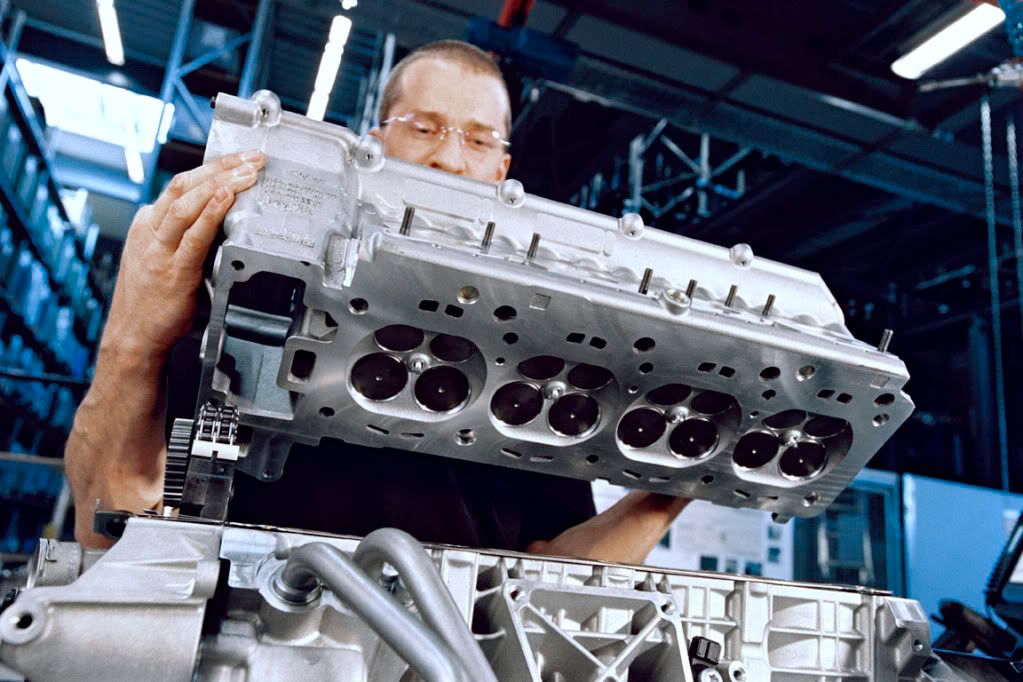 AMG-63-V8-manufact2a.jpg