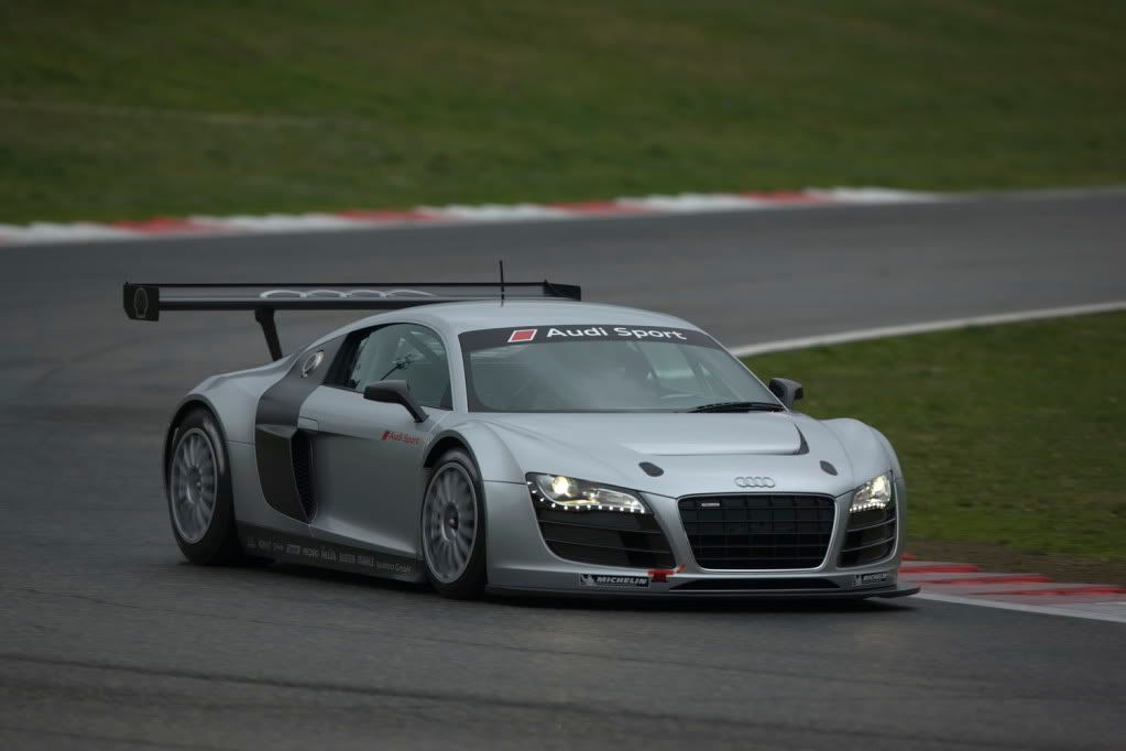 Audi-R8-LMS-6.jpg