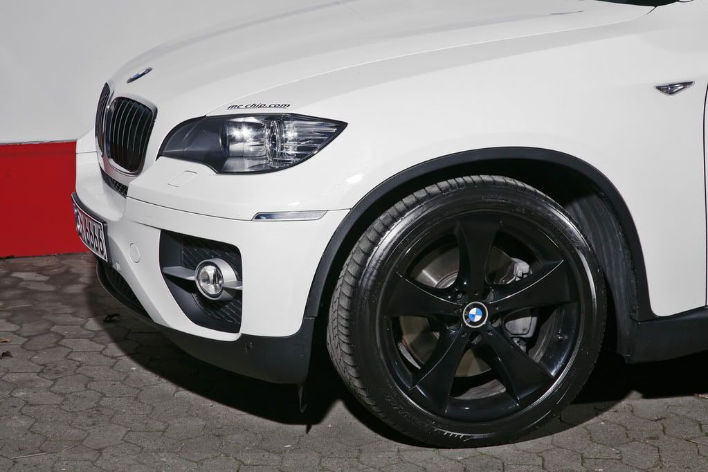 BMW-White-SharkX6-3.jpg
