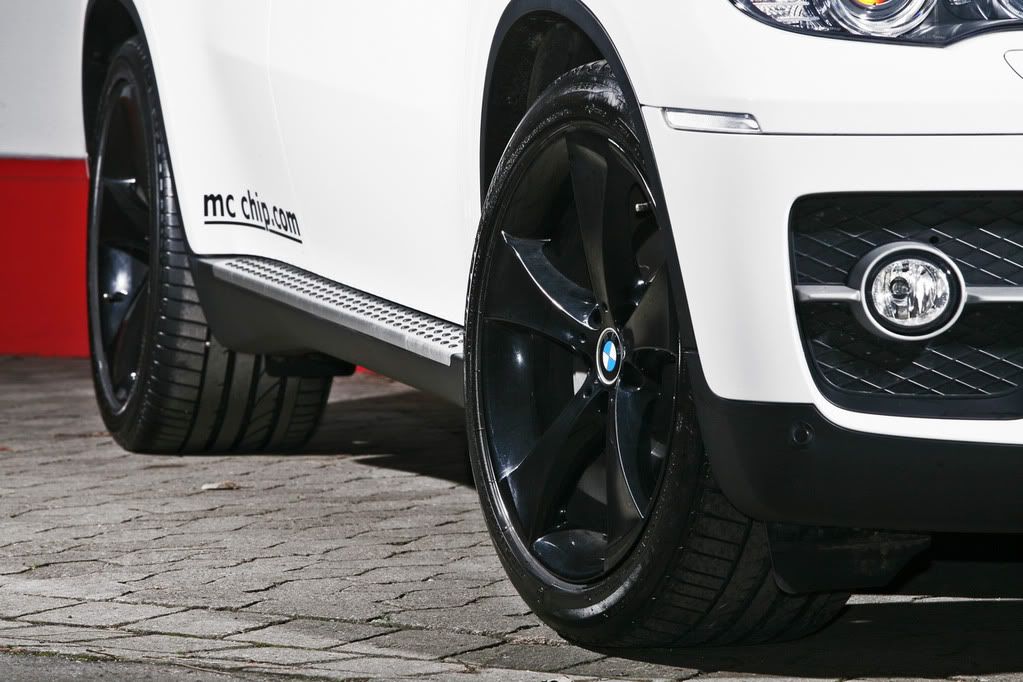 BMW-White-SharkX6-7.jpg
