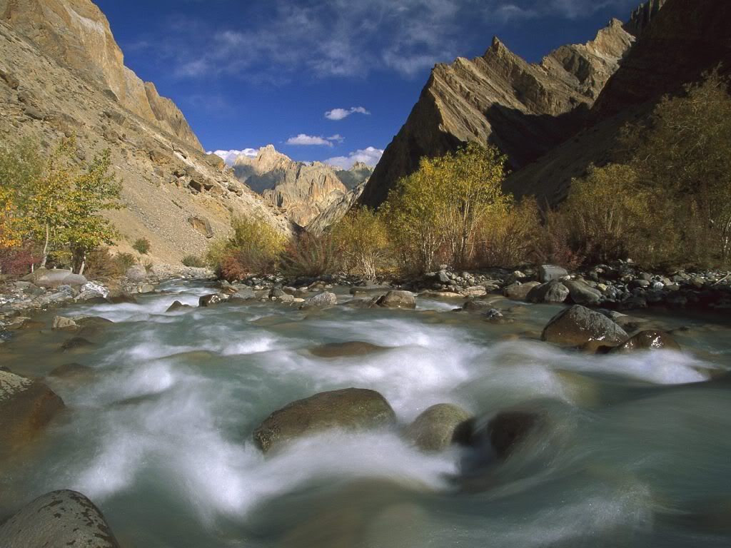 HanupataRiverGorgeLadakhIndia.jpg