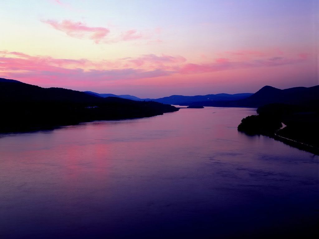 HudsonRiveratSunsetBearMountainArea.jpg