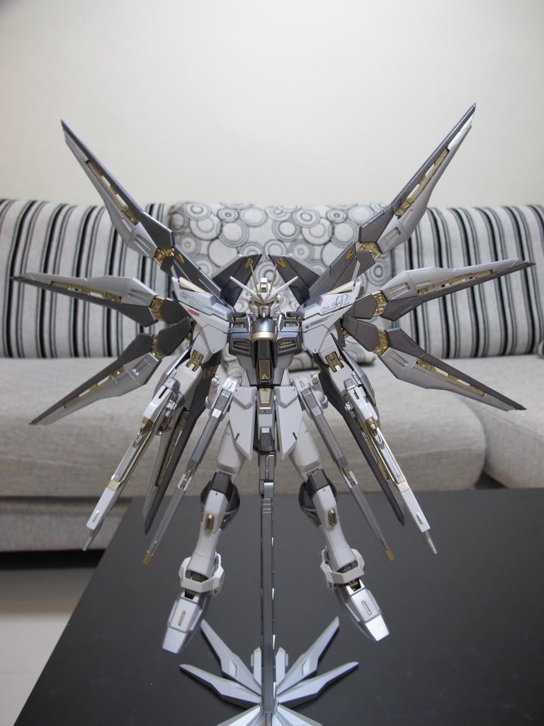 http://i411.photobucket.com/albums/pp196/beelze_gpwk/Strike%20Freedom%20Gundam%20Ver%20F%20MG/DPP_0011.jpg
