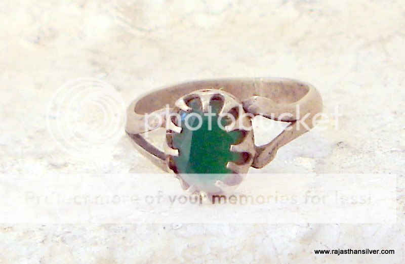 VINTAGE tribal STERLING SILVER OLD GREEN ONYX RING  